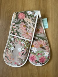 Image 4 of Original art flowers oven gloves 