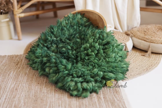 Image of « pine green felted fur- ready to ship »