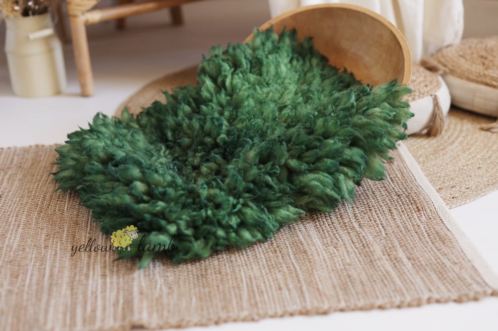 Image of « pine green felted fur- ready to ship »