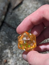 Image 5 of Fizzy Orange Lucky Star 22mm D20 Single