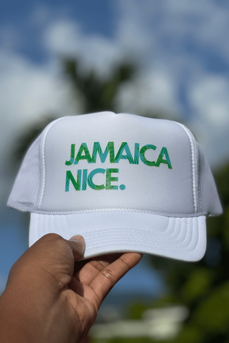Image of WHITE PARADISE TRUCKER HAT