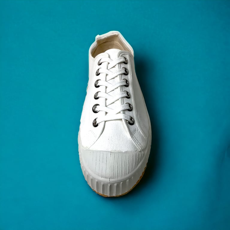 Inn-stant lo top white canvas sneaker shoes made in Slovakia Image 3