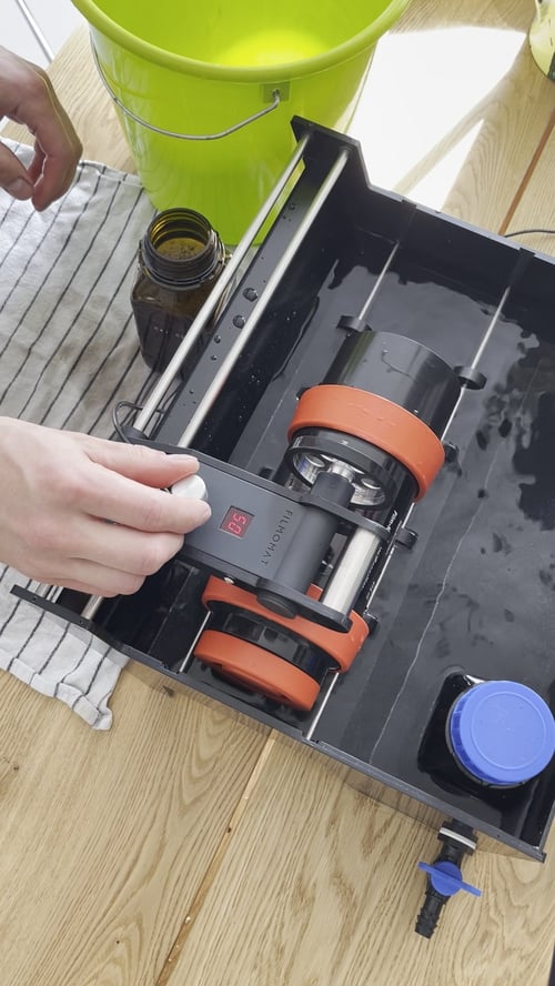 Filmomat Light: compact manual rotational film processing | CatLABS