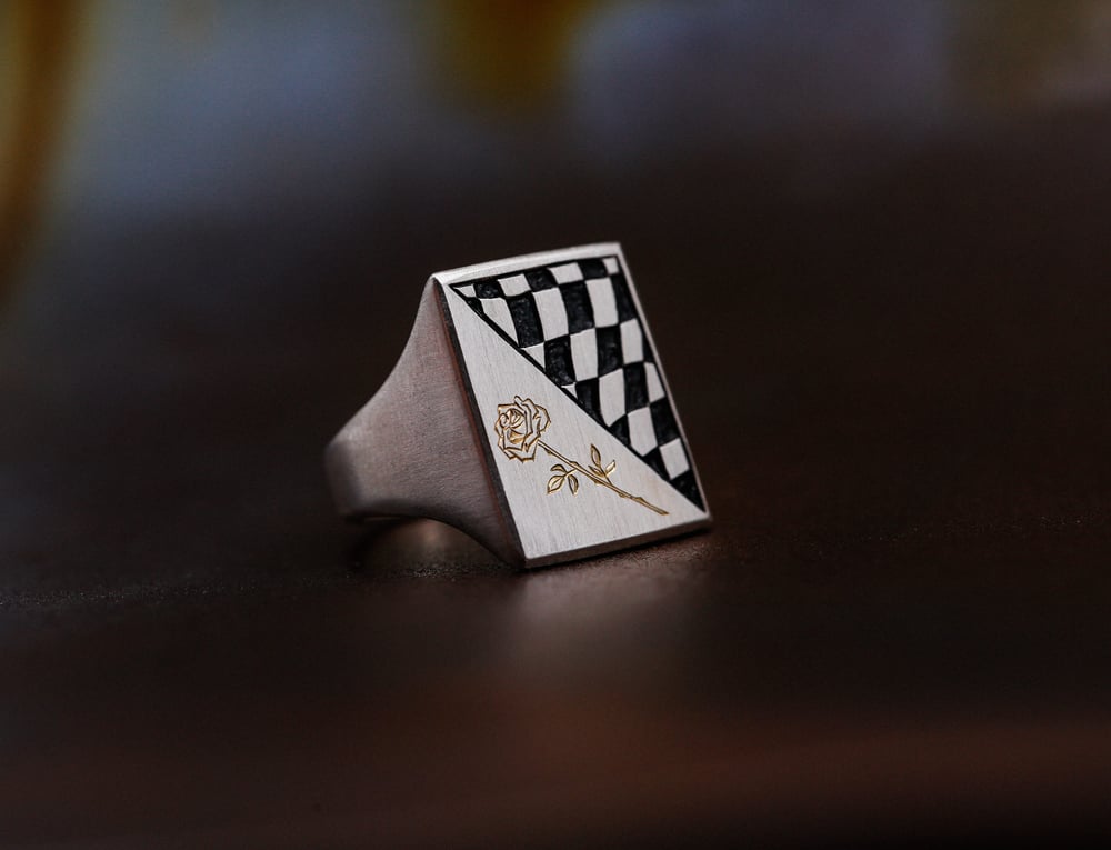 Racing Rose Signet / D.N. COMPANY