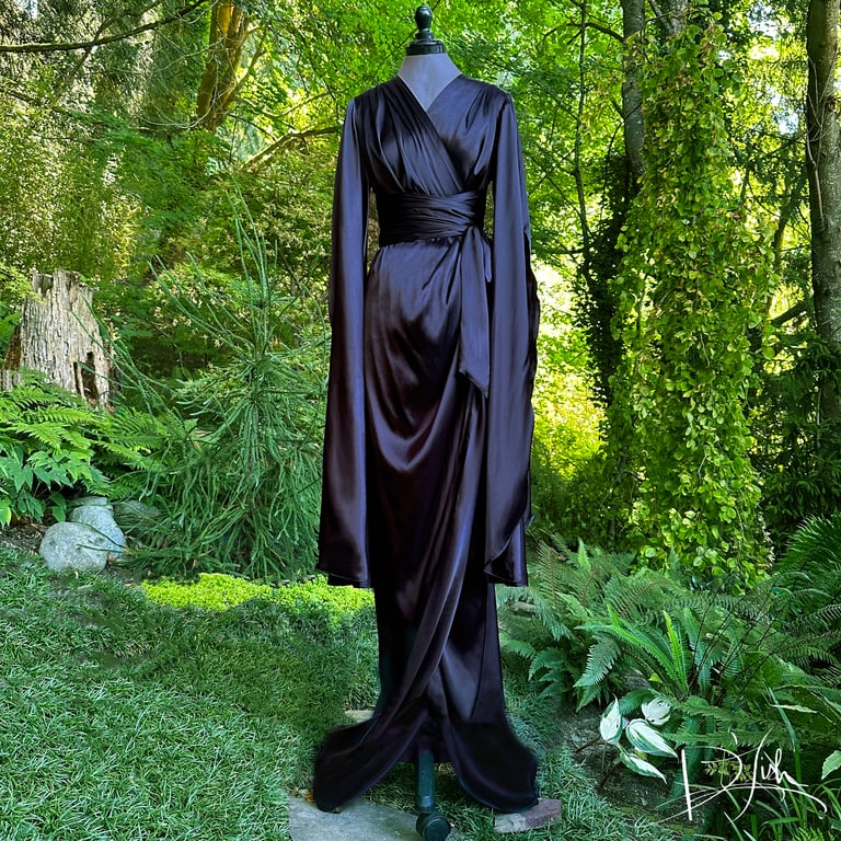 Black "Super Selene" Dressing Gown