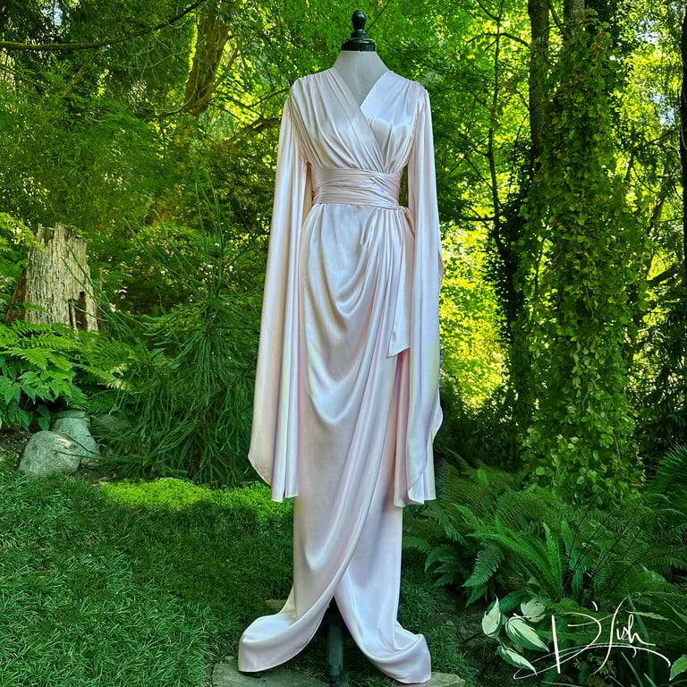 Alabaster "Super Selene" Dressing Gown