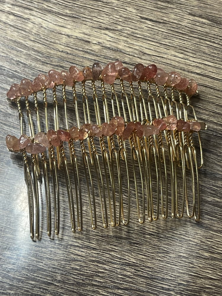 Image of Strawberry quartz chip hair combs