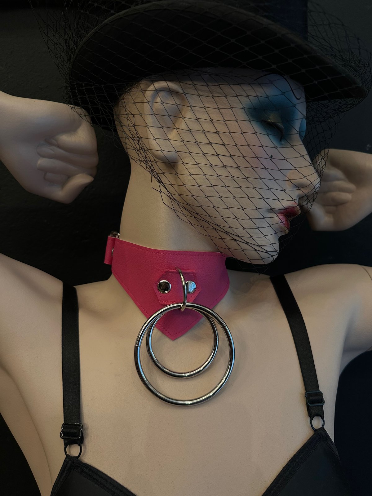 Charlotte collar Barbie pink