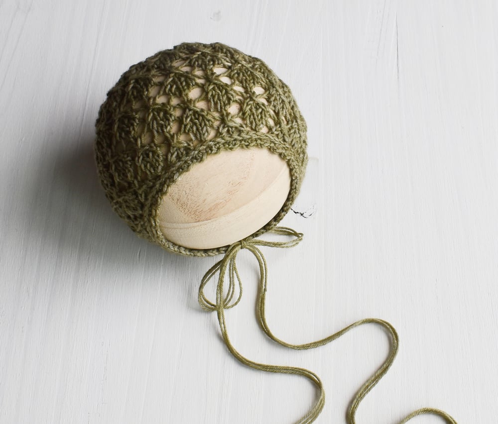 Image of Olive Lacy Knit Bonnet