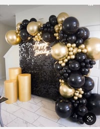 Balloons design    8 ft tall