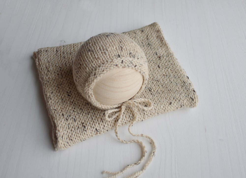 Image of Oatmeal Tweed Bonnet & Wrap Set