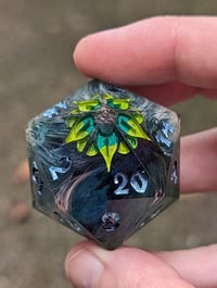 Image 2 of Curling Mist 40mm Druid Assassin D20 Single