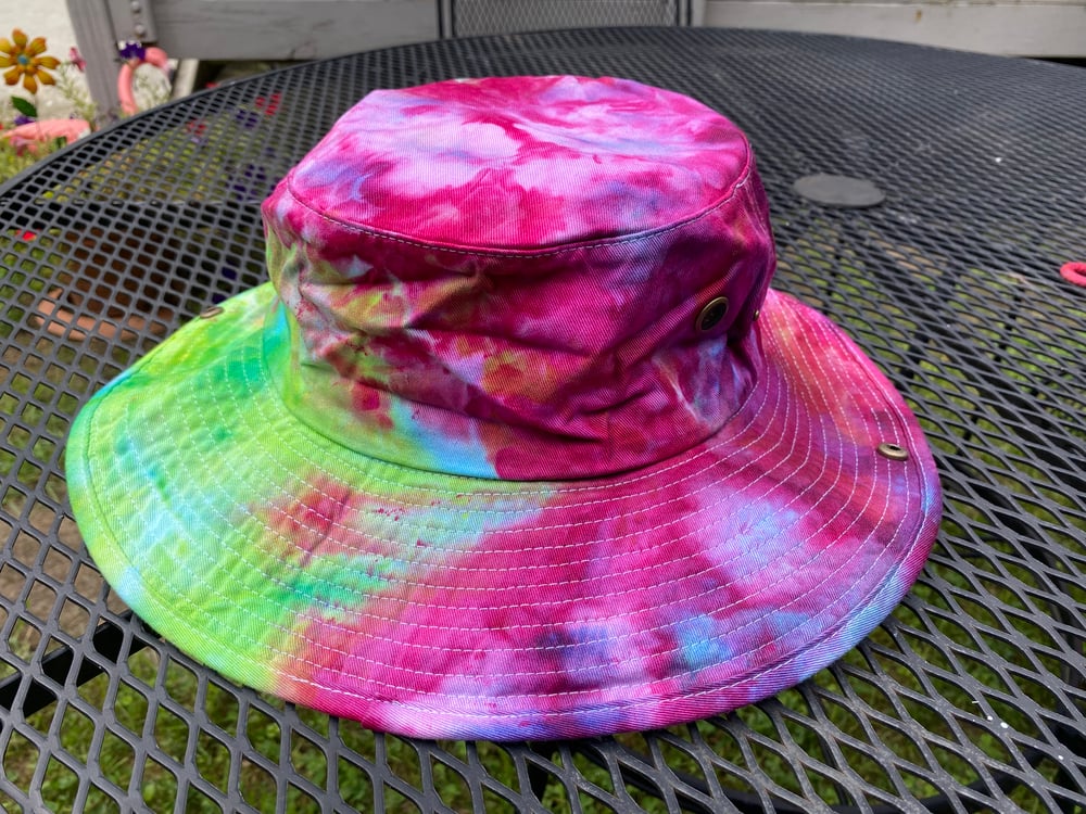 S/M Bucket Hat