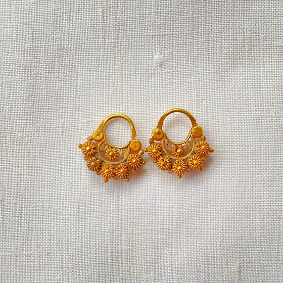 Image of 10K GOLD HOOP EARRINGS A