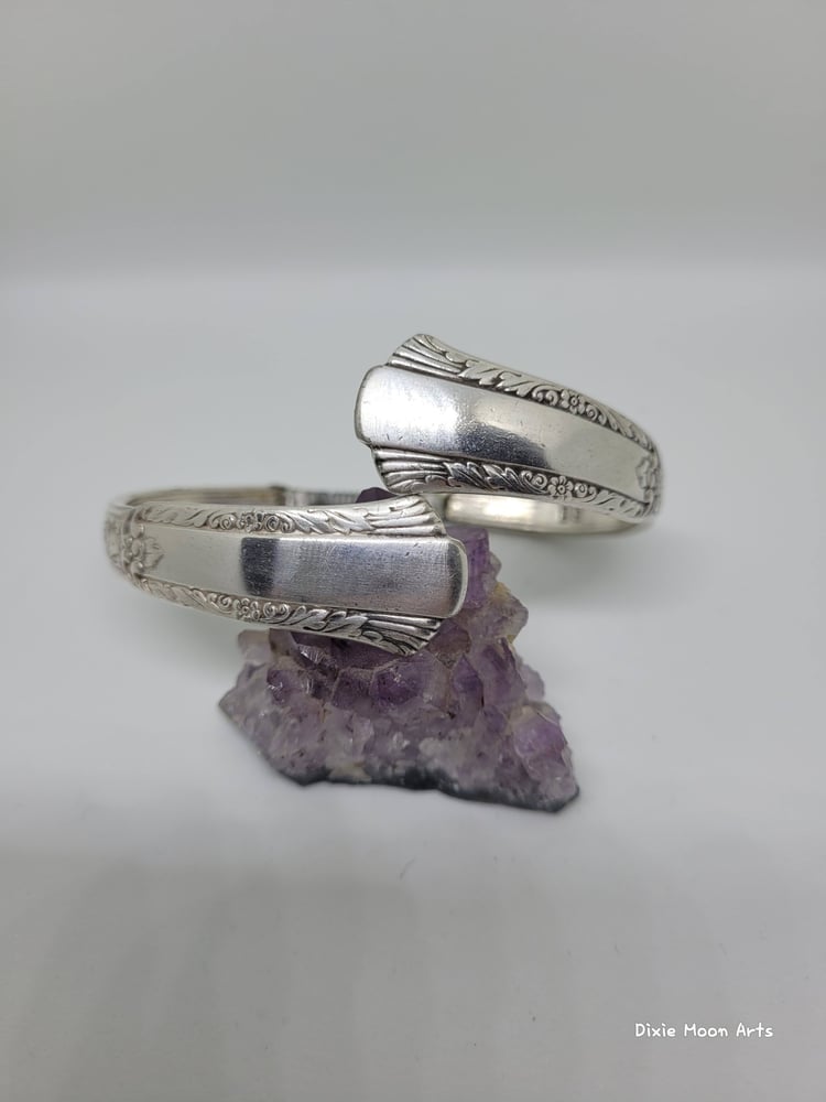 Image of Overlapped Hinged Bracelet