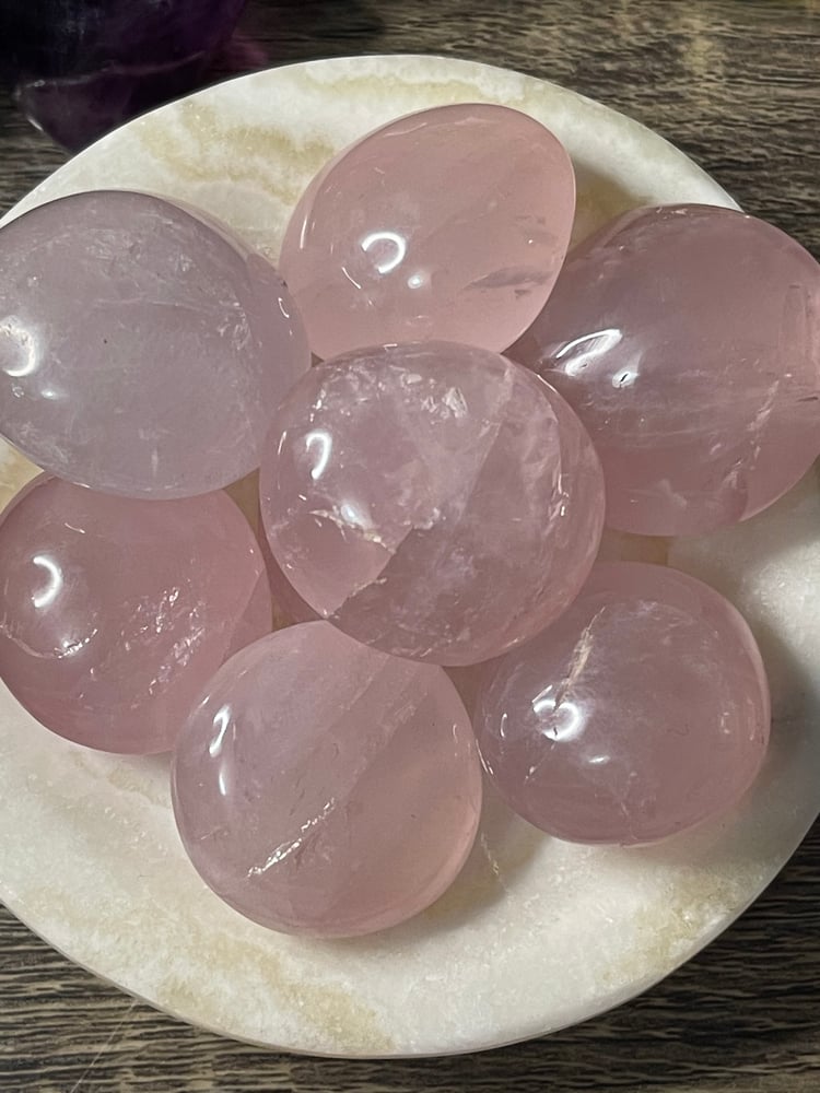 Image of Large rose quartz tumbles 