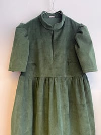 Image 6 of Ella kjole i mørkegrøn fløjl (xs-xxl)