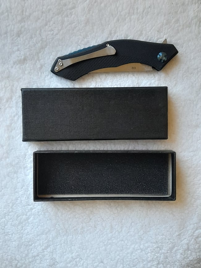 Folding Knife D2 Steel G10 Handle with Pocket Clip