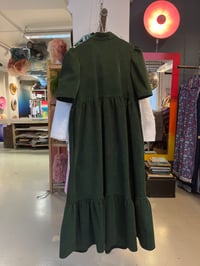 Image 7 of Ella kjole i mørkegrøn fløjl (xs-xxl)