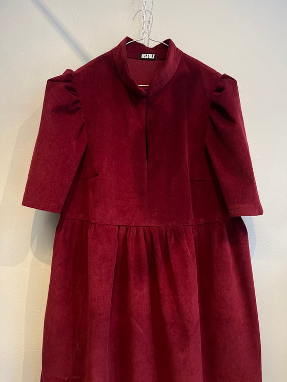 Image of Ella kjole i bordeaux fløjl (xs-xxl)