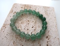 Image 3 of 渐变冰种绿草莓晶 green strawberry quartz bracelet