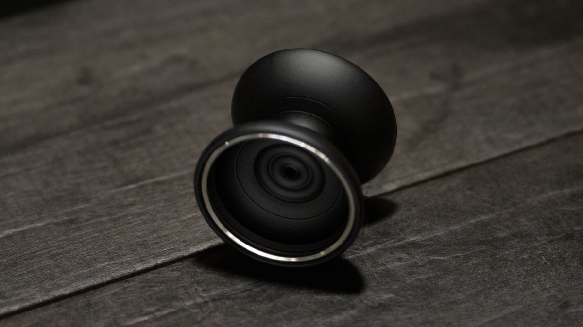 Image of Refractory Yo-Yo - Solid - Black - NO ENGRAVINGS