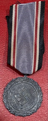 Image 2 of Inter-War (Nazi Germany) 1938 Luftschutz Medal (Air Raid Protection) 2nd Class - Original Issue