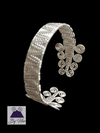 Image 3 of Hmong Qwj 1 cuff