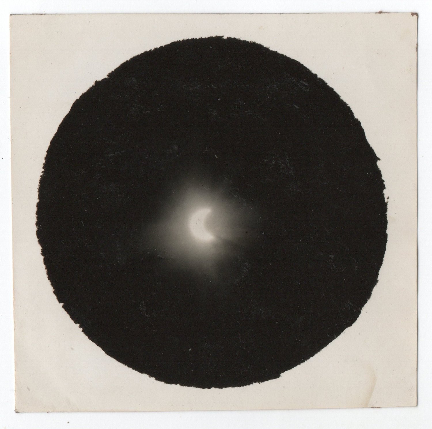 Image of Anonyme: solar eclipse, ca. 1930s