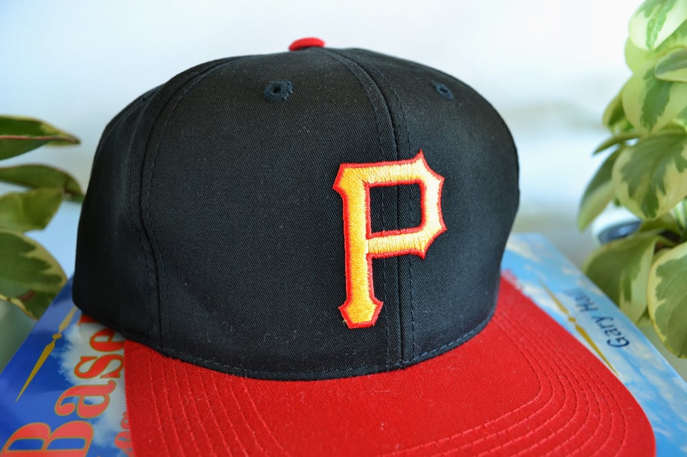 Image of Vintage 1990's Pittsburgh Pirates Outdoor Cap Snapback Hat