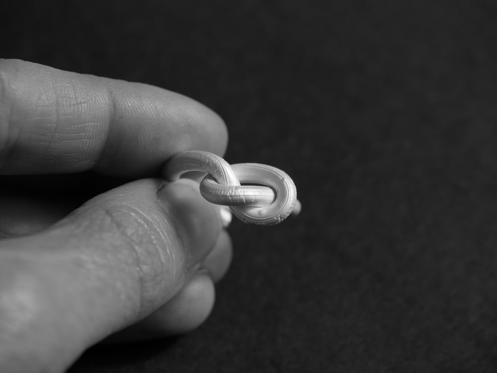 Bague Nouée