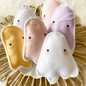 Image of Ghost decorations