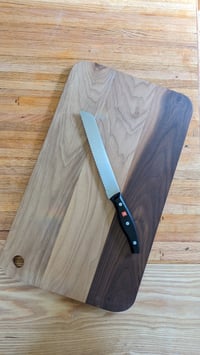 walnut cutting board 1