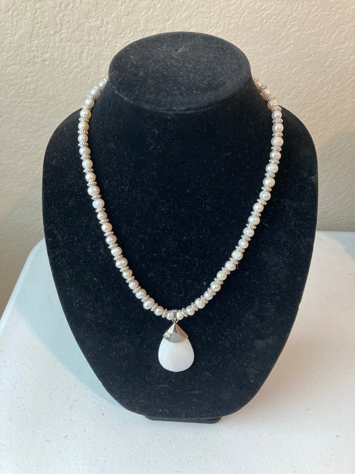 Image of Egg Shape Pearl Necklace