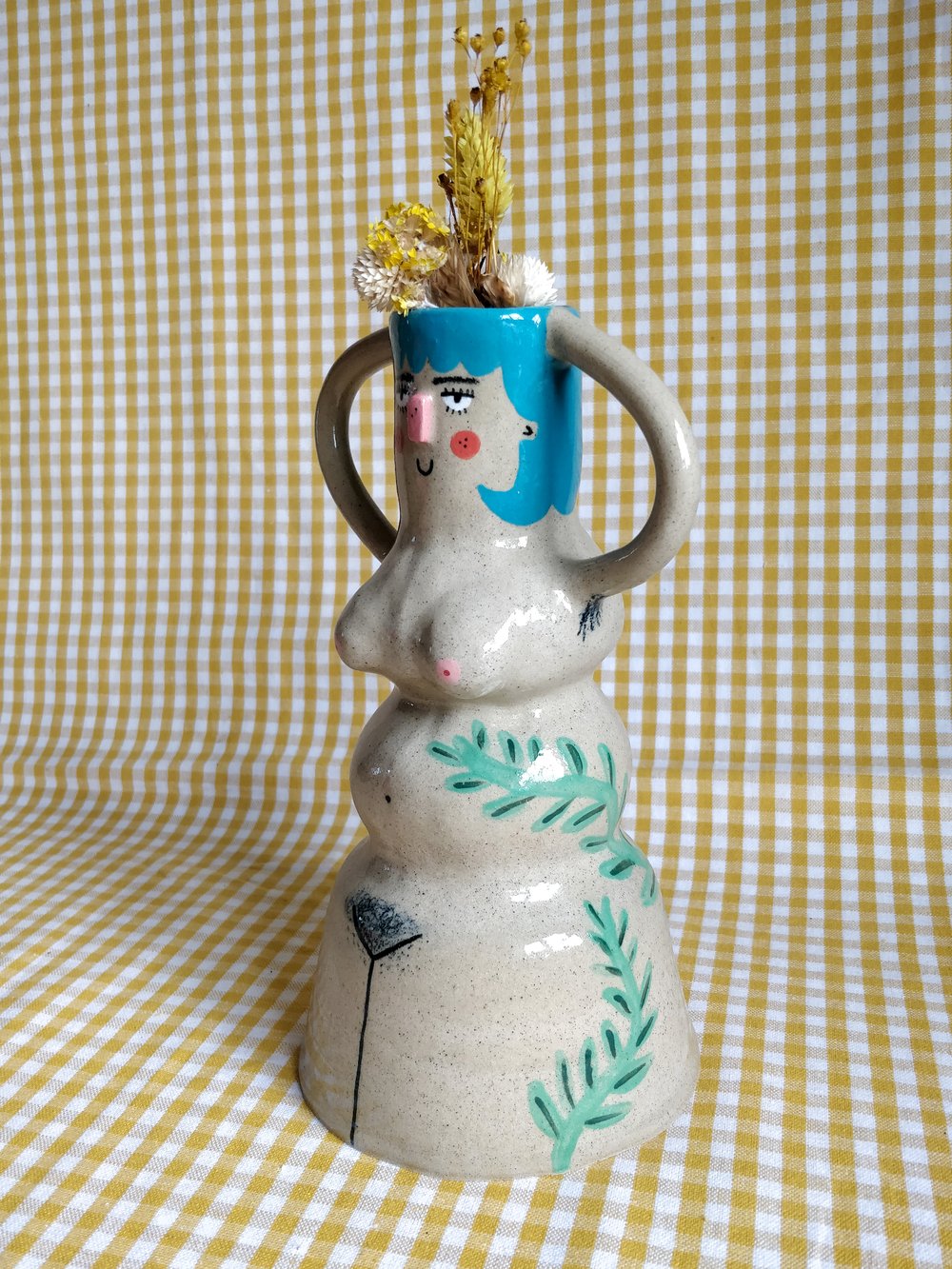 'Clover' Nude vase with foliage