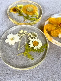 Image 2 of Resin Dried Pressed Flower Coaster