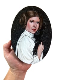 Image 4 of Leia