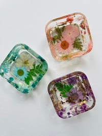 Image 3 of Sunny Coast - Resin 'Wild Flower' Dish Pair (Heart Shape & Square Shaped) Workshop 