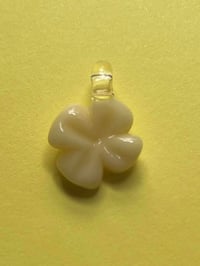 yellow clov 2