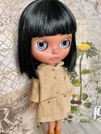 Image 2 of Nineteen zero six Parisienne yellow linen coat