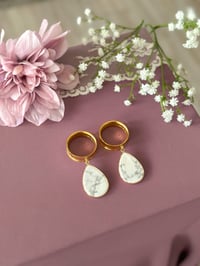 Image 1 of Howlite Teardrop Slices (Gold)