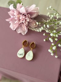 Image 2 of Howlite Teardrop Slices (Gold)
