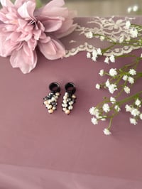 Image 1 of Mixed Pearl Clusters (Black)