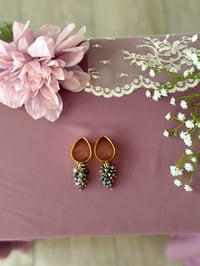 Image 2 of Black Pearl Clusters (Gold)