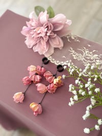 Image 2 of Oversized Blush Pink Flowers (BLACK)