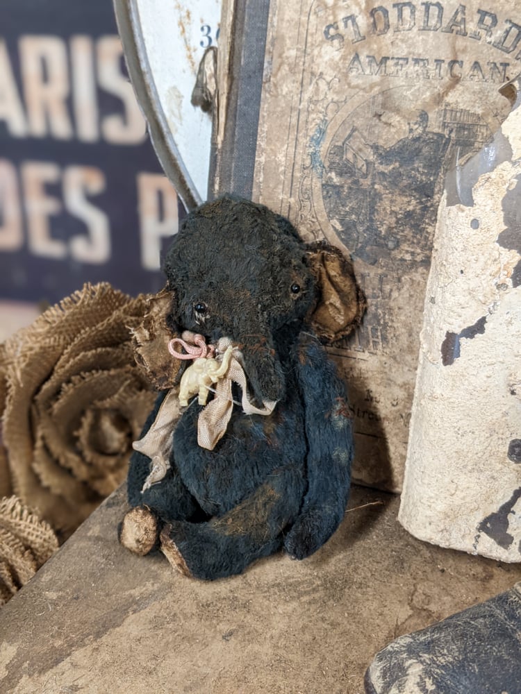 Image of TeeNiE-WeeNiE - 4.5" - Vintage rare little old ALL BLACK  Elephant by Whendi's Bears..