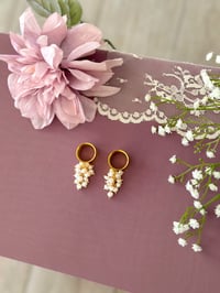 Image 1 of White Pearl Clusters (Gold)