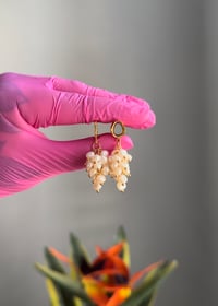 Image 3 of White Pearl Clusters (Gold)