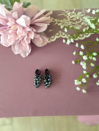 Image 2 of Black Pearl Clusters (Black)