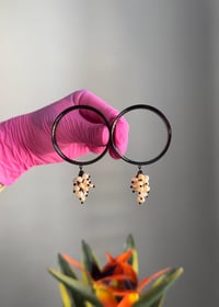 Image 3 of Pink Pearl Clusters (Black)